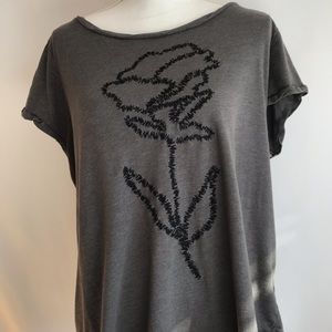 Woman’s Tommy Hilfiger Gray black rose t-shirt